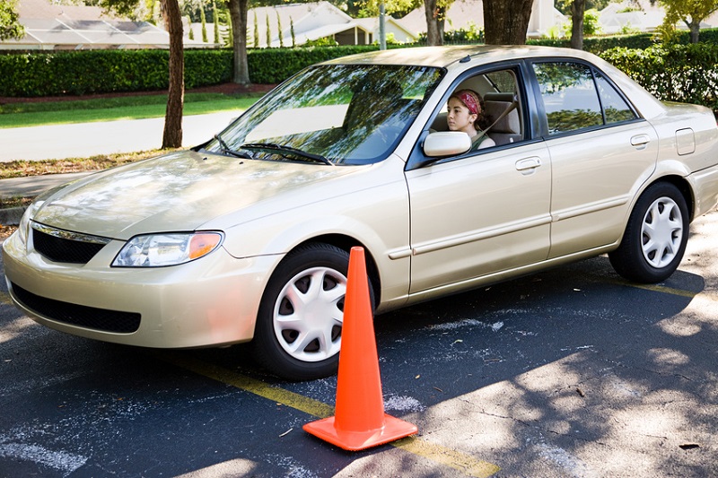 Every behind the wheel driving school offers different types of lessons at different prices, compare them all to help make the right decision.